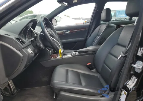 2009 Mercedes-Benz C 300 из США, поврежденный, VIN WDDGF54X69R077844